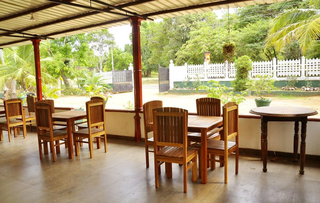 Hotel Flamingo Anuradhapura Exterior foto