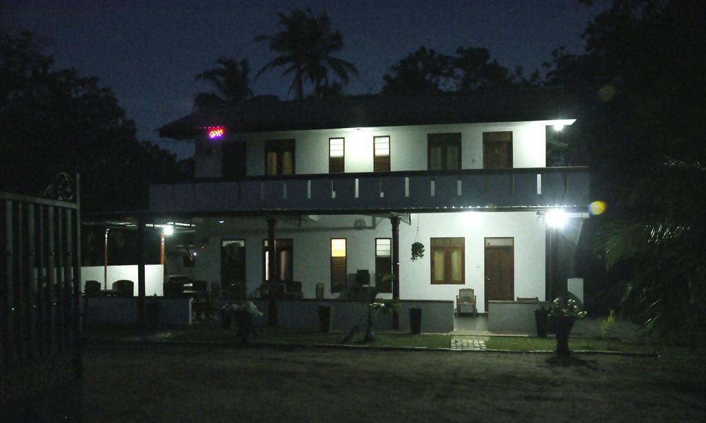 Hotel Flamingo Anuradhapura Exterior foto